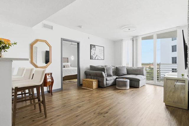 5 of 60 - 1551 N Flagler Drive #605, West Palm Beach, FL