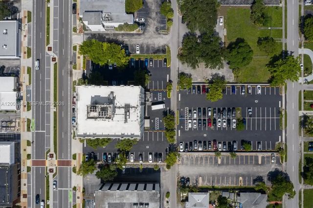 2 of 11 - 2450 Hollywood Boulevard #cu605, Hollywood, FL