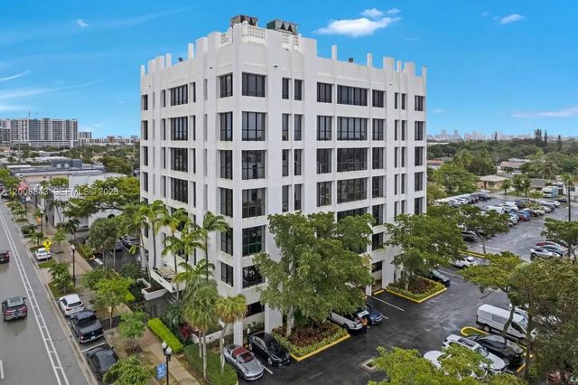 5 of 11 - 2450 Hollywood Boulevard #cu605, Hollywood, FL