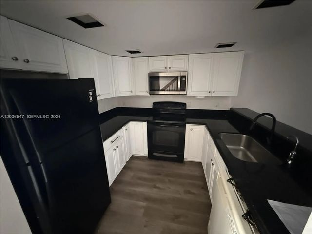 2 of 10 - 4220 Sw 71st Way, Davie, FL