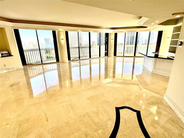 5 of 75 - 2000 Island Boulevard #1801, Aventura, FL