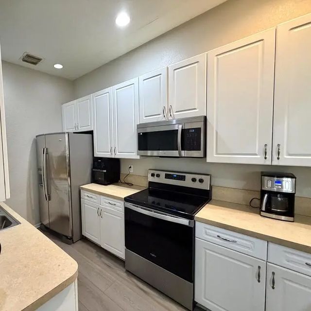 3 of 16 - 2403 Nw 7th Street, Boynton Beach, FL