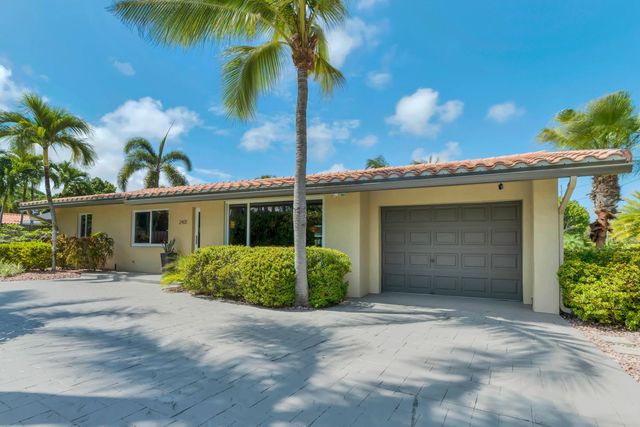 3 of 31 - 2401 Ne 17th Terrace, Wilton Manors, FL