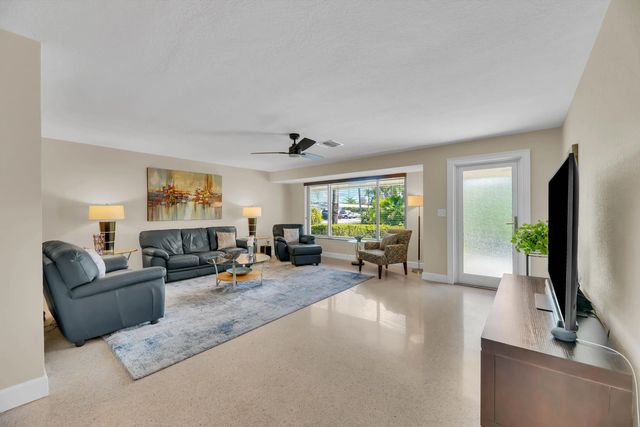 5 of 31 - 2401 Ne 17th Terrace, Wilton Manors, FL