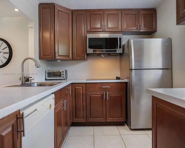 3506 Nw 49th Avenue #511, Lauderdale Lakes