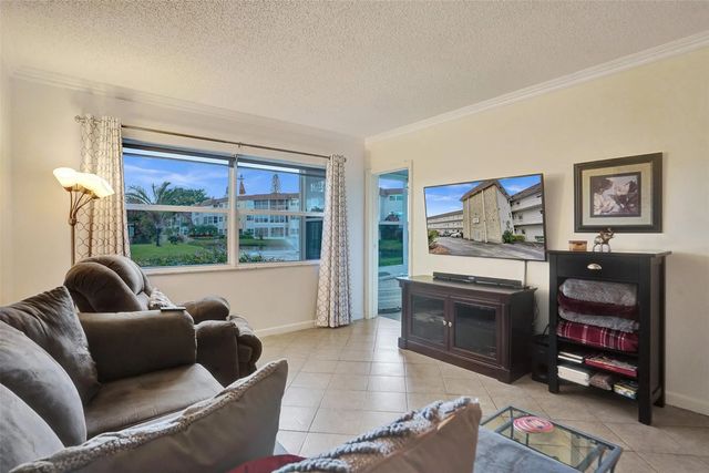 5 of 24 - 4706 Nw 36th Street #409, Lauderdale Lakes, FL