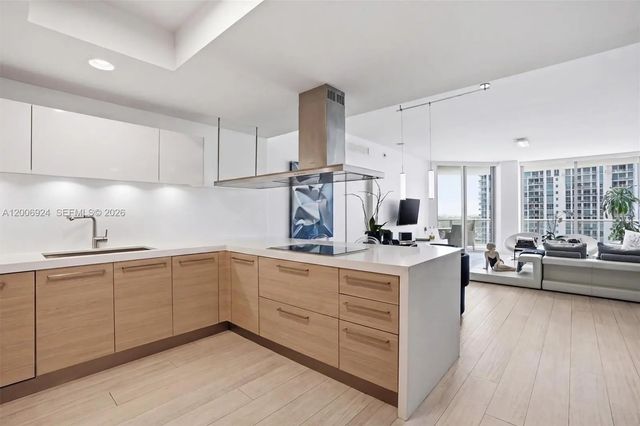 17301 Biscayne Boulevard #1905, North Miami Beach