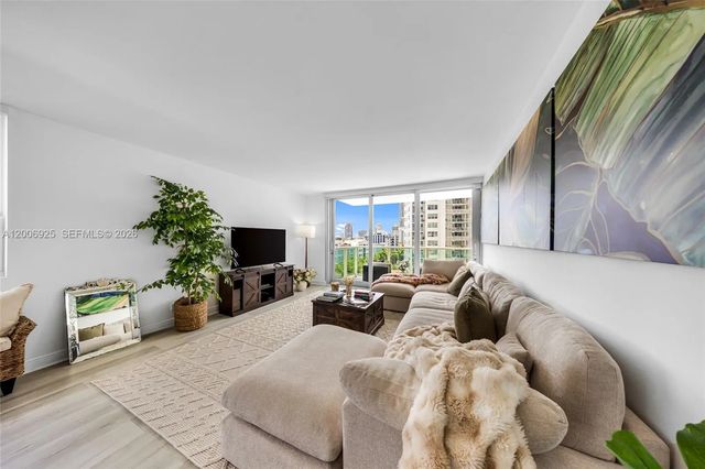 3 of 41 - 1000 West Avenue #702, Miami Beach, FL