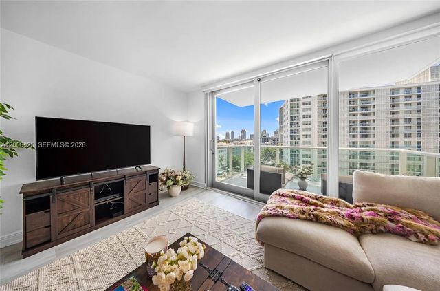 5 of 41 - 1000 West Avenue #702, Miami Beach, FL