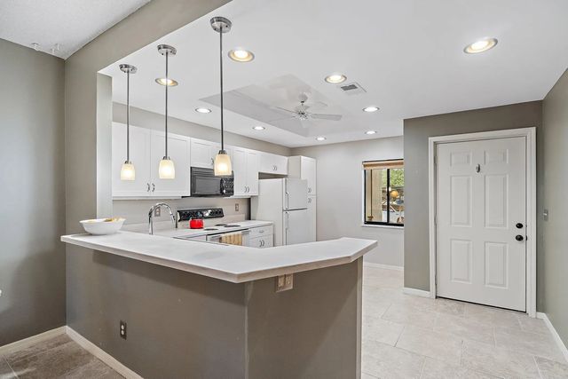 2 of 31 - 6503 Se Williamsburg Drive #104, Hobe Sound, FL