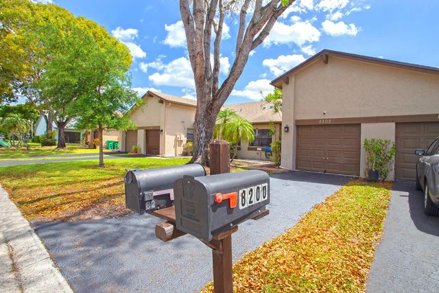 8202 Nw 100th Drive, Tamarac