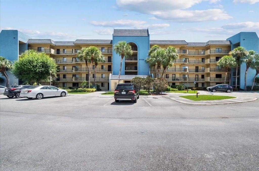 2786 Tennis Club Drive #102, West Palm Beach