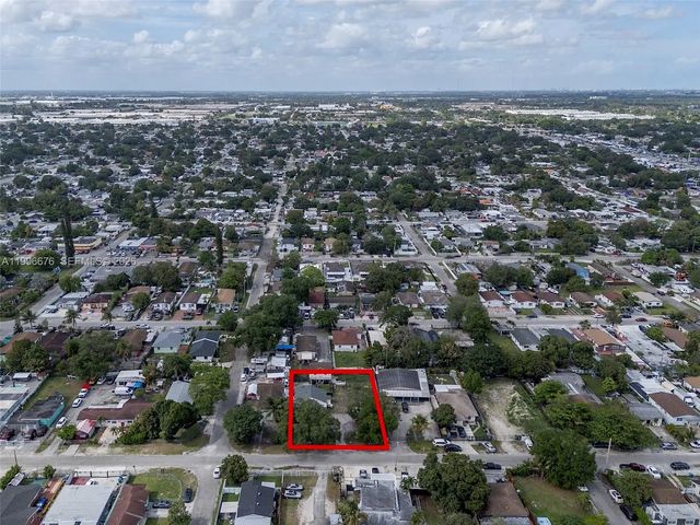 4 of 33 - 3035 Nw 93rd Street, Miami, FL