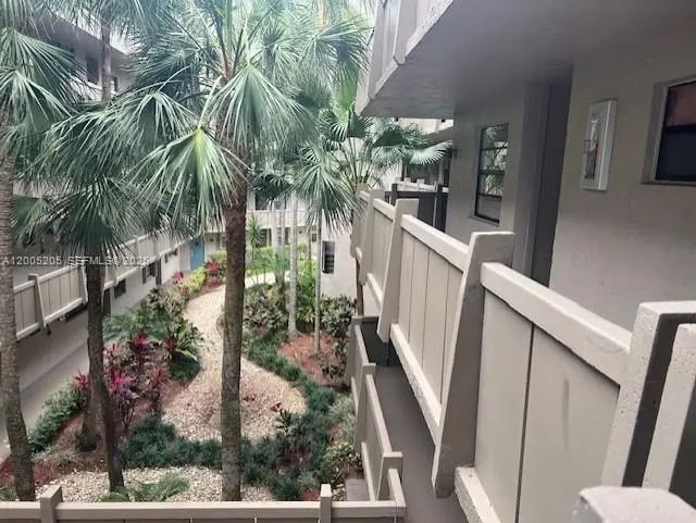 2 of 27 - 1101 Colony Point Circle #318, Pembroke Pines, FL