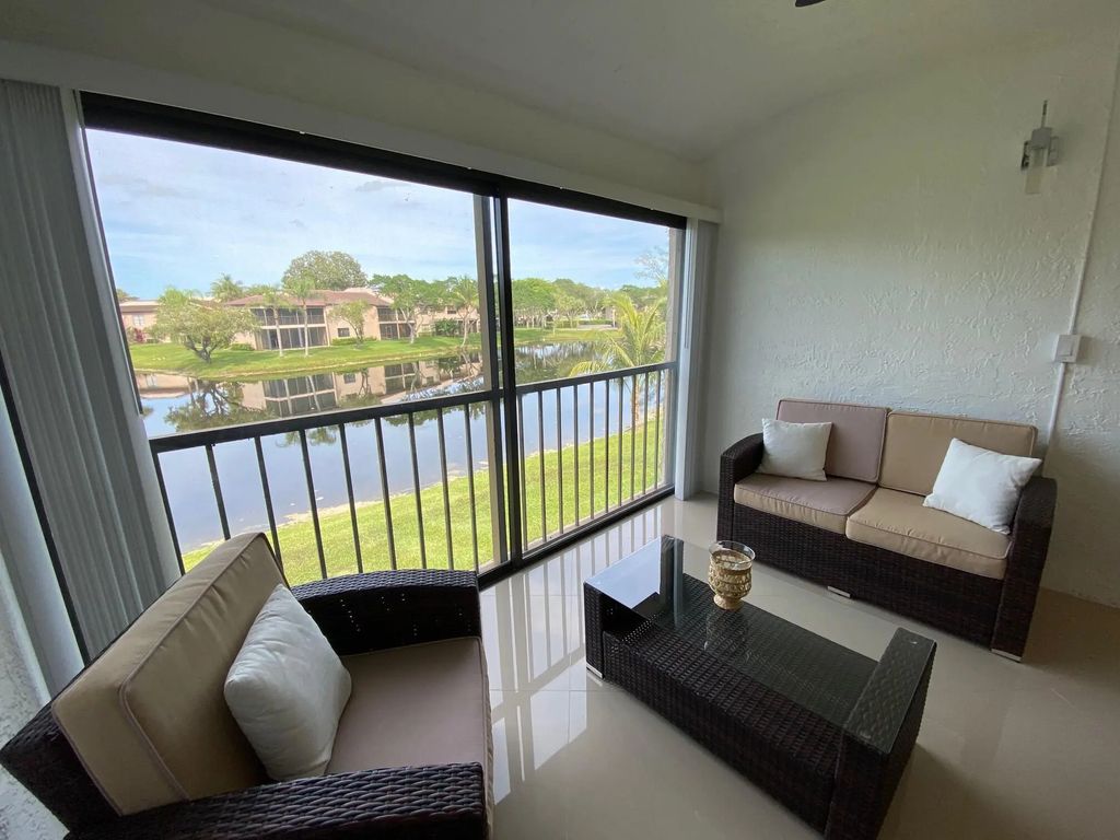 9285 Vista Del Lago #36f, Boca Raton