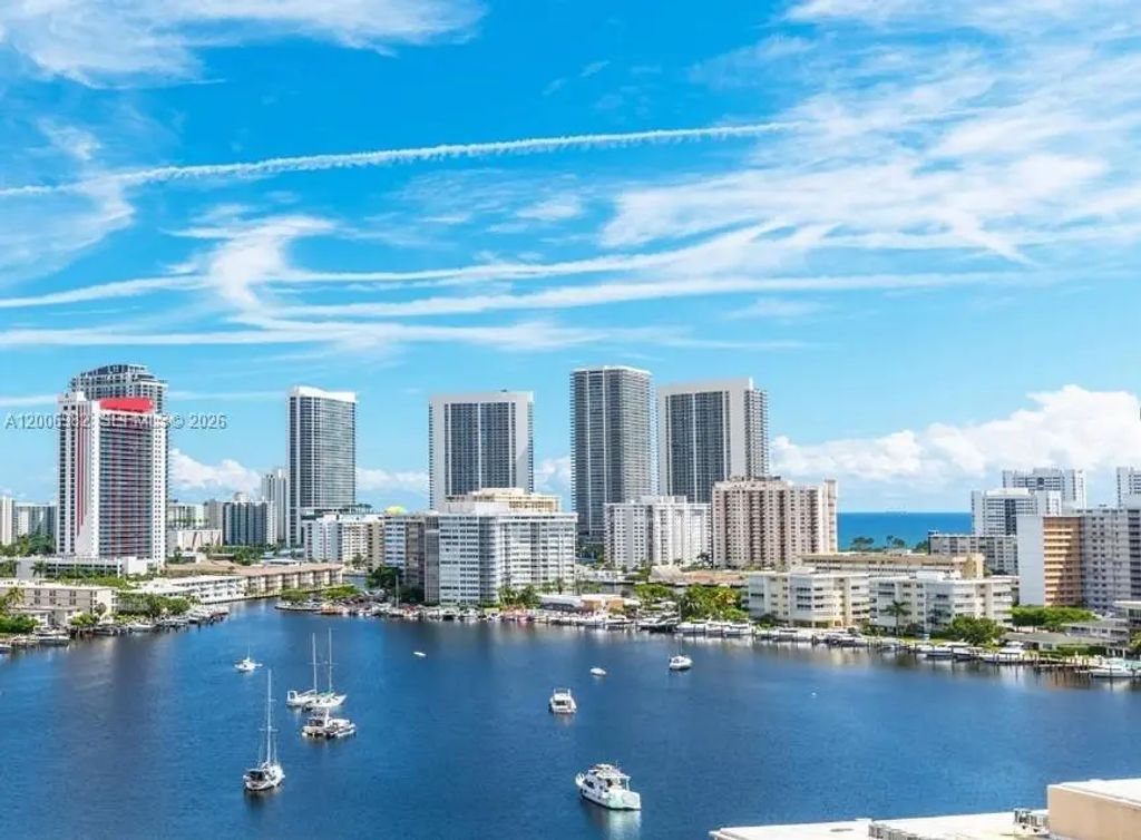 427 Golden Isles Drive #7j, Hallandale Beach