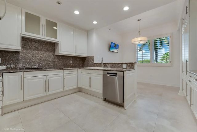 5 of 18 - 13643 Deering Bay Drive #146, Coral Gables, FL