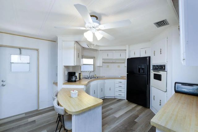 2 of 41 - 2001 83rd Avenue N #1281, St. Petersburg, FL