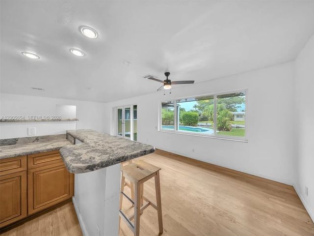 3 of 37 - 4401 Ne 15th Terrace, Oakland Park, FL