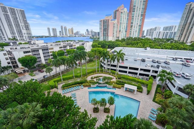 3300 Ne 192nd Street #915, Aventura