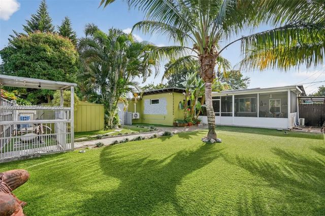2 of 33 - 270 Nw 106th Street, Miami, FL
