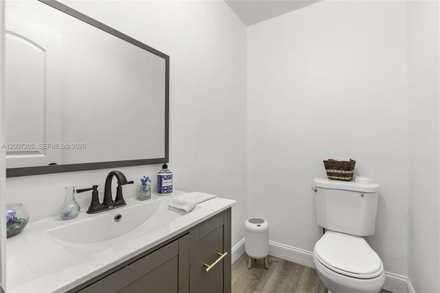 4 of 22 - 203 Ne 12th Avenue #203, Homestead, FL