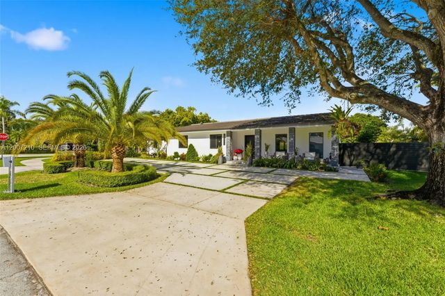 3 of 50 - 8625 Sw 147th Street, Palmetto Bay, FL