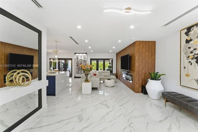 5 of 50 - 8625 Sw 147th Street, Palmetto Bay, FL