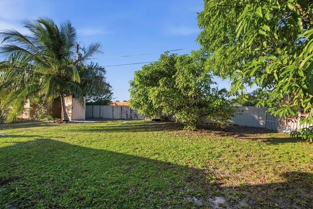 3 of 6 - 561 Ne 38th Street, Deerfield Beach, FL