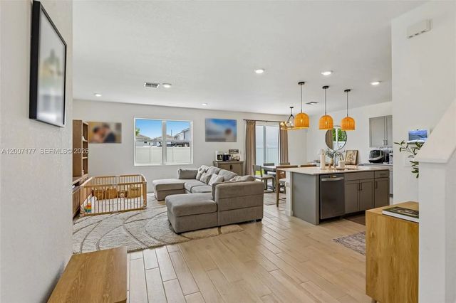 4 of 56 - 1660 Se 6th Street, Homestead, FL