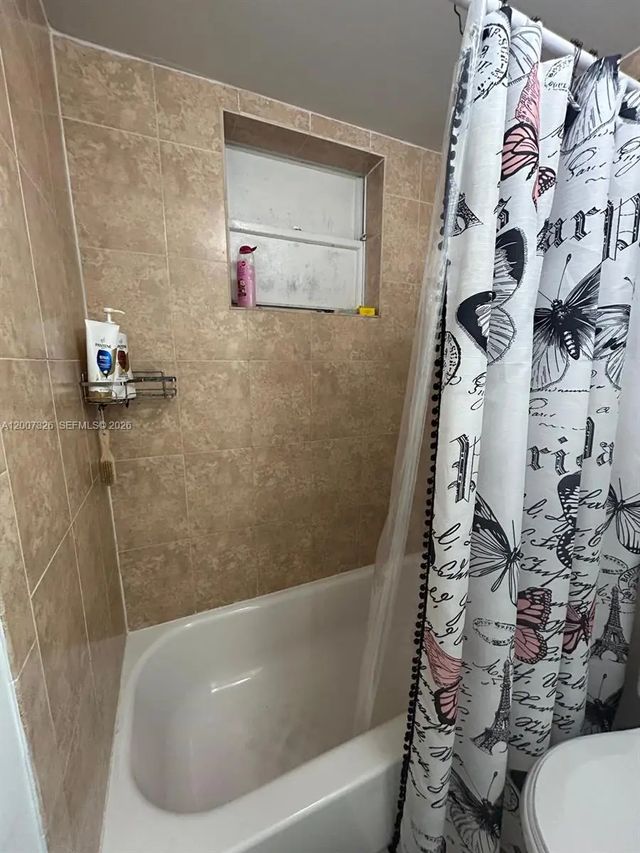 2 of 18 - 1100 Ne 1st Court #104, Hallandale Beach, FL
