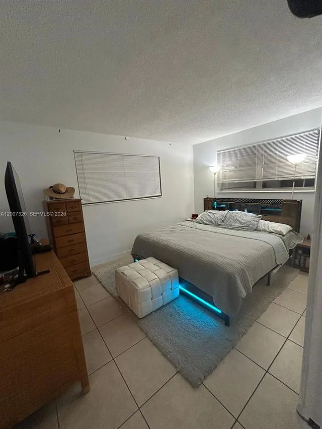 4 of 18 - 1100 Ne 1st Court #104, Hallandale Beach, FL