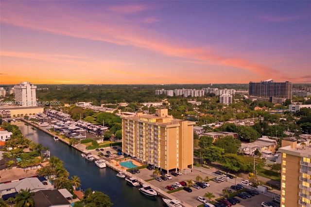 2 of 30 - 2000 Ne 135th Street #ph, North Miami, FL
