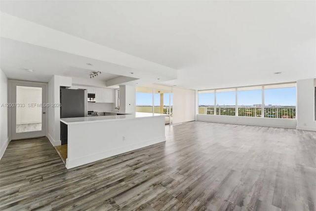 3 of 30 - 2000 Ne 135th Street #ph, North Miami, FL