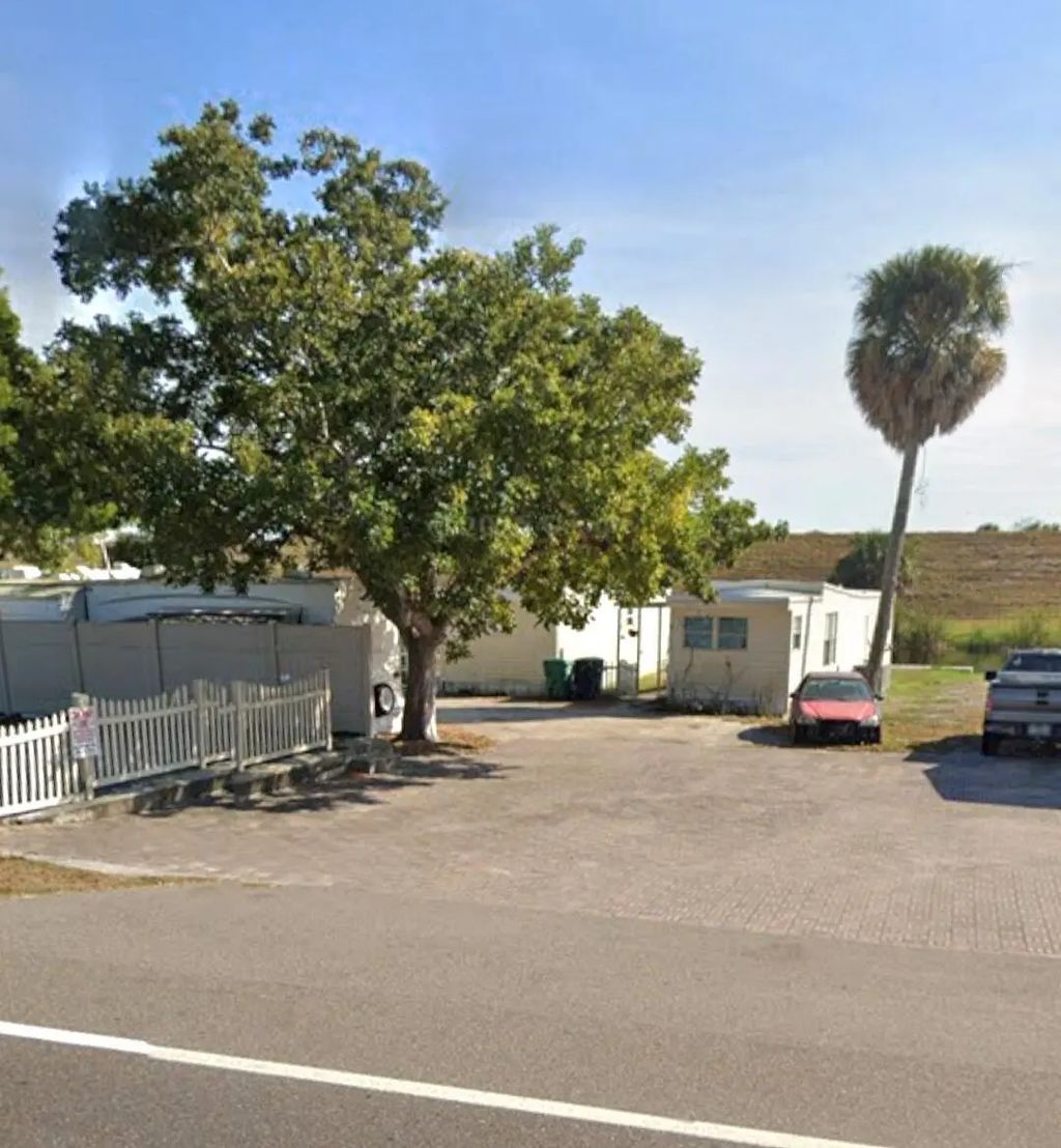 220 Se Us Highway 441, Okeechobee