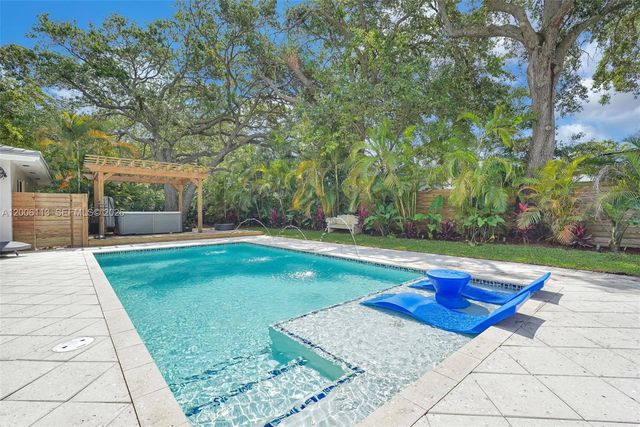 2 Nw 89th Street, El Portal