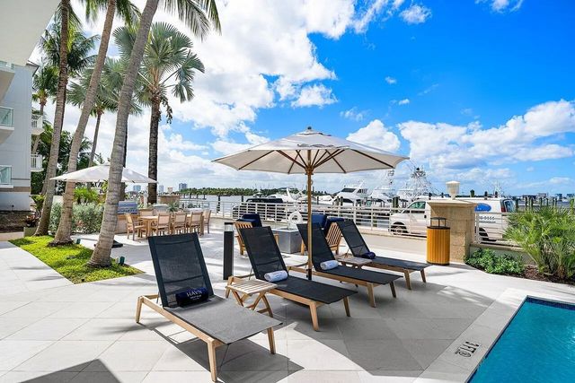 4 of 37 - 182 Lake Drive #5202, Palm Beach Shores, FL
