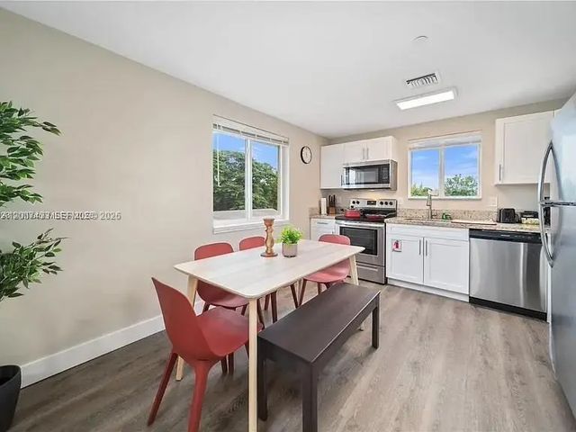 3 of 15 - 2320 Garfield Street, Hollywood, FL