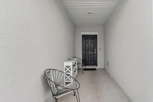 4 of 35 - 535 Sw Butler Avenue, Port St. Lucie, FL