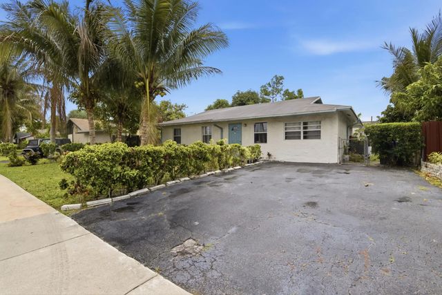 4 of 23 - 8230 Sw 4th Place, North Lauderdale, FL