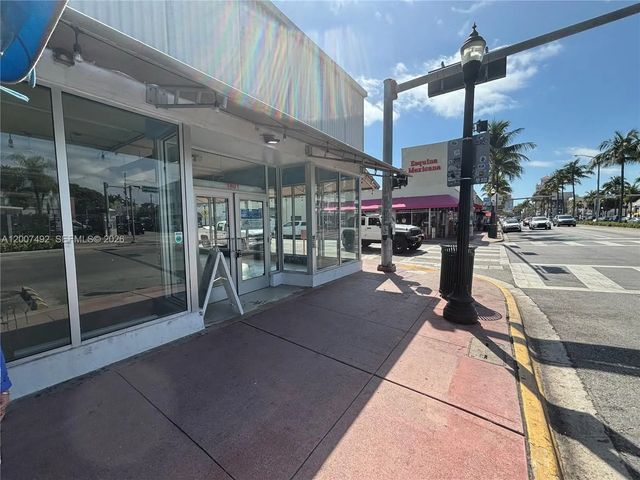 2 of 13 - 1407 Washington Avenue #1401, Miami Beach, FL