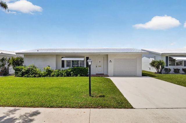 703 Sw 18th Street, Boynton Beach