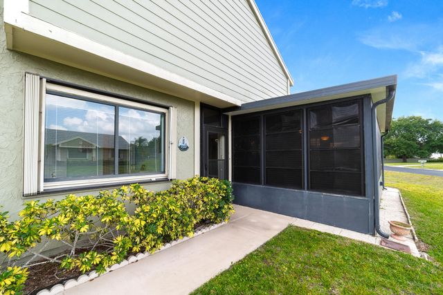 2 of 34 - 1533 Se Crayrich Court, Port St. Lucie, FL