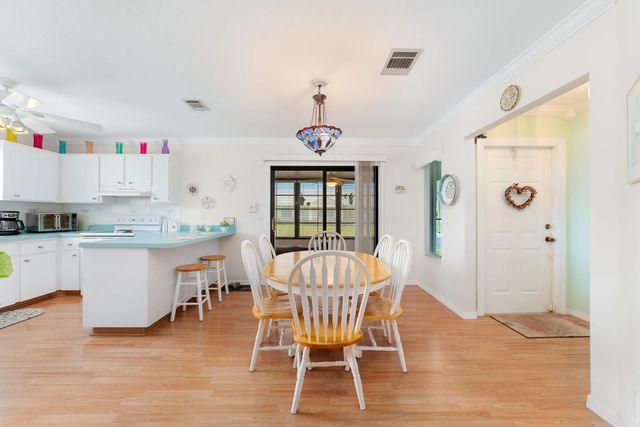 5 of 34 - 1533 Se Crayrich Court, Port St. Lucie, FL