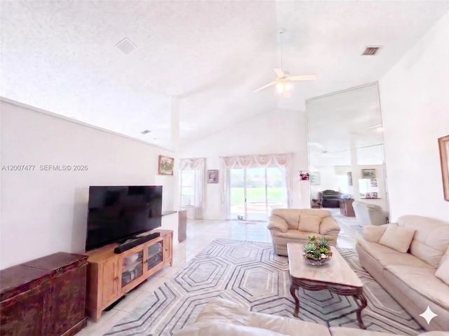 5 of 30 - 1510 W Lacosta Drive W, Pembroke Pines, FL