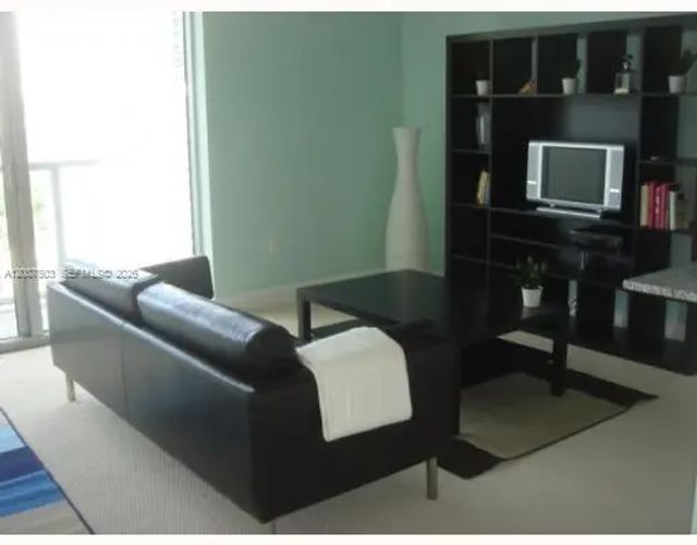 4 of 8 - 1050 Brickell Avenue #2312, Miami, FL