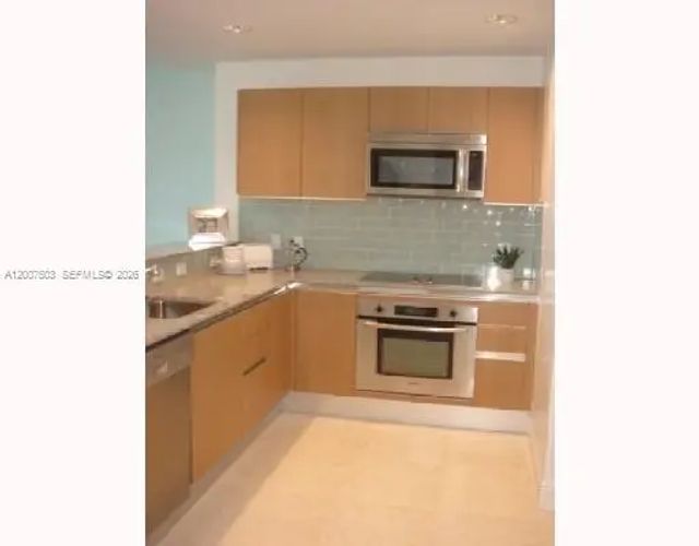 5 of 8 - 1050 Brickell Avenue #2312, Miami, FL