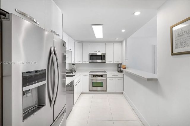 4 of 13 - 19370 Collins Avenue #1612, Sunny Isles Beach, FL
