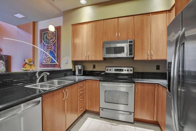 3 of 69 - 801 S Olive Avenue #225, West Palm Beach, FL