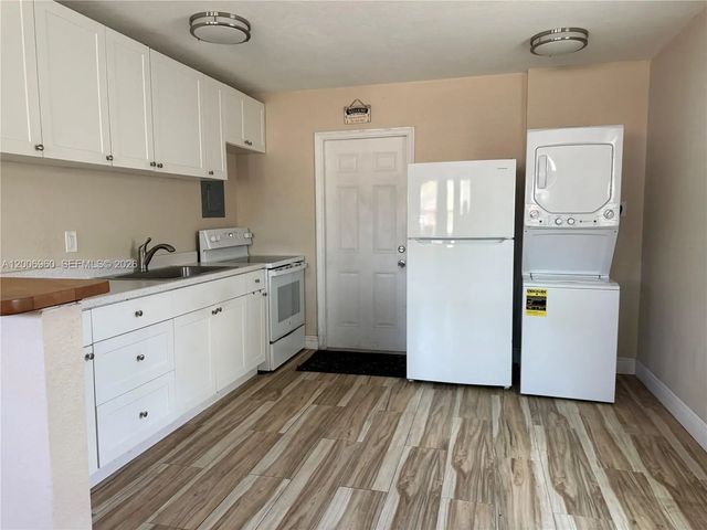 5 of 16 - 508 Beech Road, West Palm Beach, FL